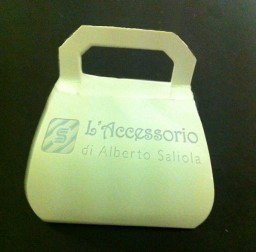 Scatolina Borsa bianca alta 8 cm.